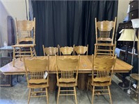 OAK TABLE WITH 8 CHAIRS AND 4 EXTENDERS