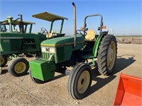 John Deere 5200 Tractor S/N LV5200E521980