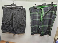 2 Pr MENS Shorts Sz 32 & 34