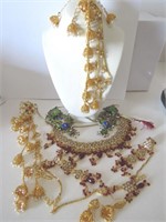 TRADITIONAL EAST INDIAN JEWELRY LOT