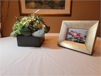Floral Center Piece & Framed Geranium