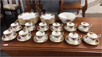 12 place setting of Royal Albert Old Country