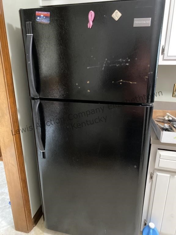 Frigidaire refrigerator, no icemaker