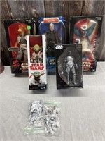 LOT OF STAR WARS FIGURINES - UNOPENED