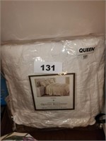 QUEEN SIZE QUILTED BEDSPREAD