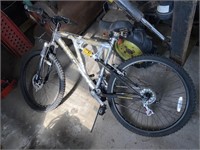 MONGOOSE 21 SPEED XR 200 BICYCLE