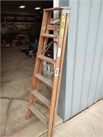 6 foot wood stepladder