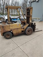 Clark 4000 pound LP forklift with pneumatic tires