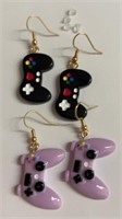 2 pair gamer earrings, black and purple