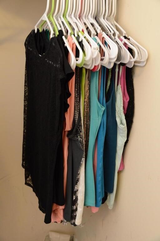 WOMENS CLOTHING LOT