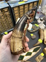 ANTIQUE POWDER HORN WELL MADE