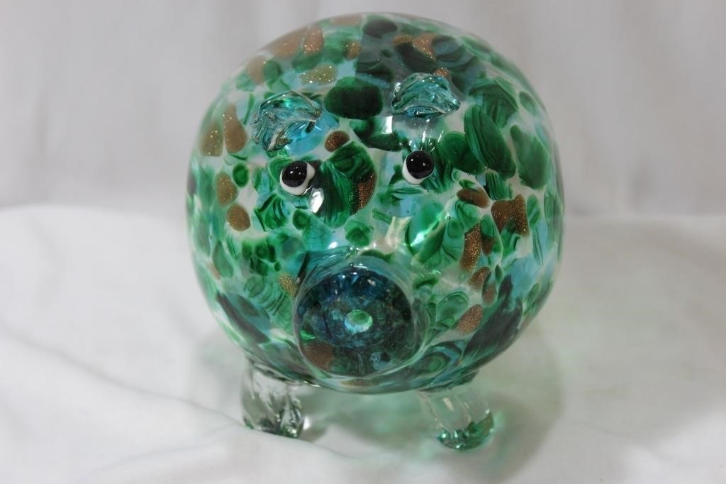 An Artglass Pig