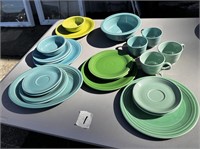 FIESTAWARE (21 PIECES)