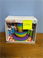 MUNCHKIN 16 piece Dining Set