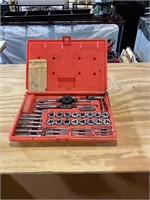 Tap and die set