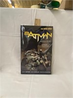 BATMAN- VOL 1 THE COURT OF OWLS HARDBACK