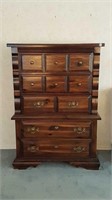 BROYHILL PINE CHEST OF DRAWERS