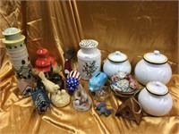 Assorted lot of figurines & collectibles (19)