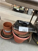 FLOWER POTS LOT