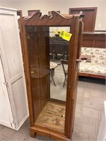 VINTAGE OAK FOYER OR HALL CABINET WITH ONE  GLASS