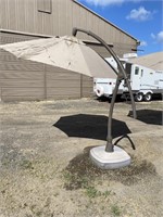 10' Outdoor Umbrella, Cantilever Stand, Base