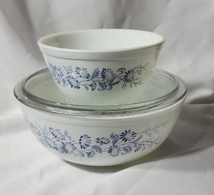 Vintage Pyrex Colonial Mist Blue On White Mixing