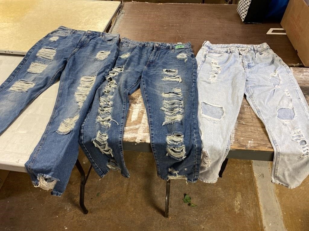 Women’s Jean lot- see pictures for sizes