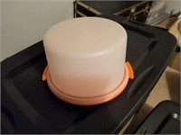 Tupperware cake carrier