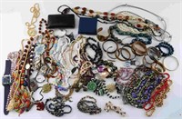 7.2 POUNDS NICE COSTUME JEWELRY MANY SIGNED PIECES