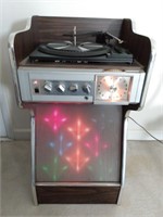 Vintage Stereo Set (lights blink to the beat!)