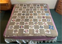 Antique Handmade Star Pattern Quilt