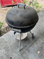 Weber charcoal grill - appears like néw