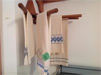 vintage towels, not holder