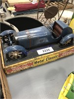 Metal Classics vintage collectable car, 12" long
