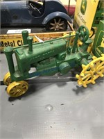 Cast iron John Deere GP tractor, 8" long