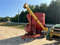 New Holland 351 Mixer Mill