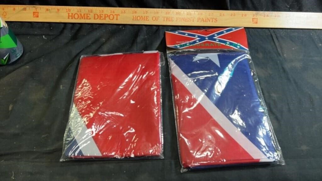 2 confederate flags