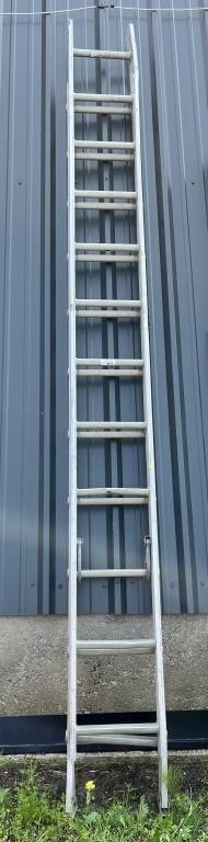 12ft aluminum extension ladder in poor condition