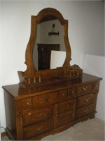 Dixie Oak Mid Century Modern Dresser w/Mirror