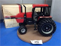 Case International 2594 tractor