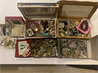 LARGE MISC JEWELRY LOT