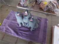 3 small and 1 large howling dogs Decor
