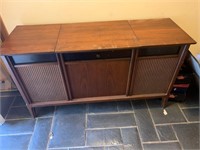 VINTAGE MCM STEREO DONT KNOW