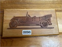 10" WOOD ANTIQUE CAR WALL HANGING