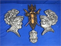 COAT OF ARMS CHALKWARE WALL DECOR