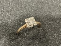 14K GOLD DIAMOND RING - SIZE 7