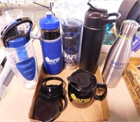 Insulated travel beverage tumblers