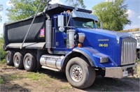 (AD) 2003 Kenworth T800 Triple Axle Dump Truck