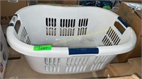 Rubbermaid Laundry Basket