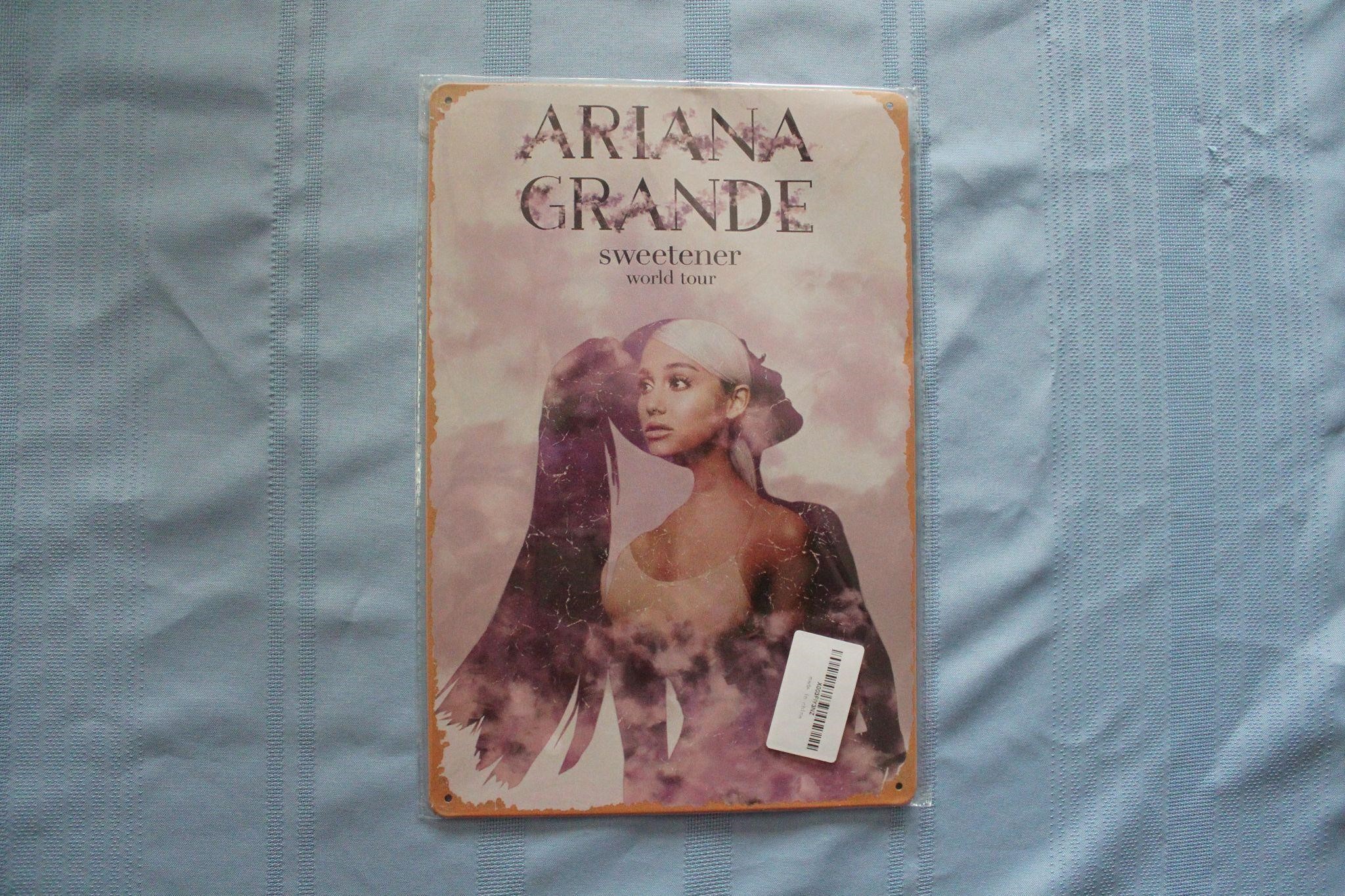 Retro Tin Sign: Ariana Grande